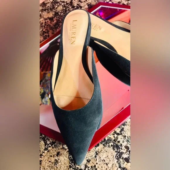 Stunning LAUREN Ralph Black Kitten Point Toe Flat Slides Fall Spirit Comes 6.5 - Picture 3 of 9